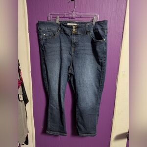 31. Torrid First At Fit Jegging Cropped Jeans 22 3X *FLAW MISSING BUTTON*